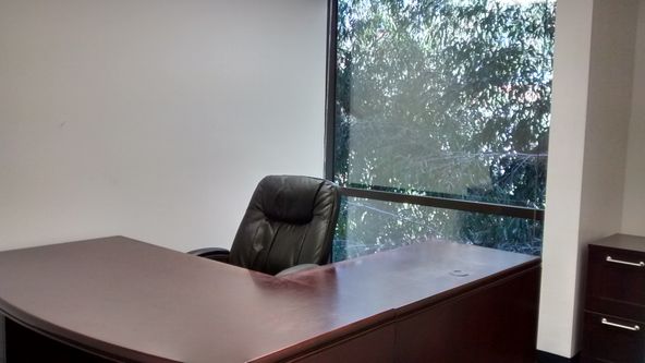 4 PRIVATE OFFICES & LARGE OPEN SPACE